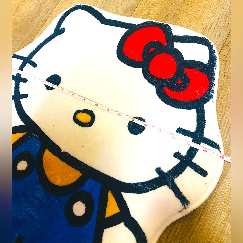 Hello Kitty rug - Picture 2 of 4